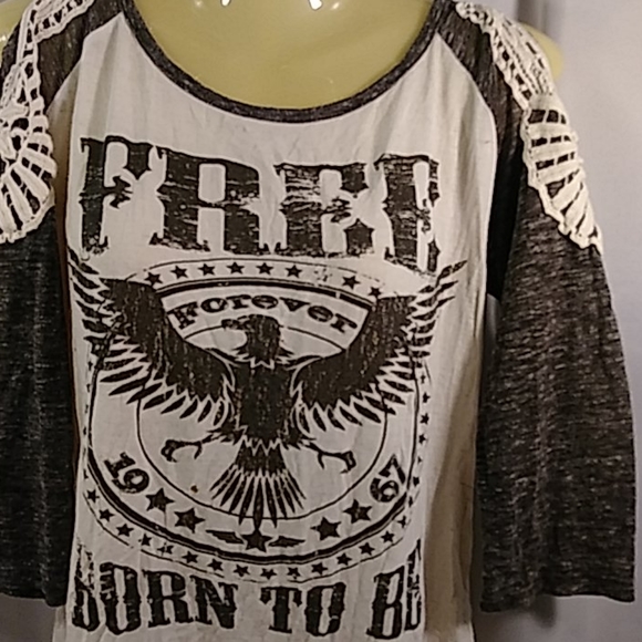 Pick 3👕15 Distressed cold shoulder t shirt - Picture 2 of 6